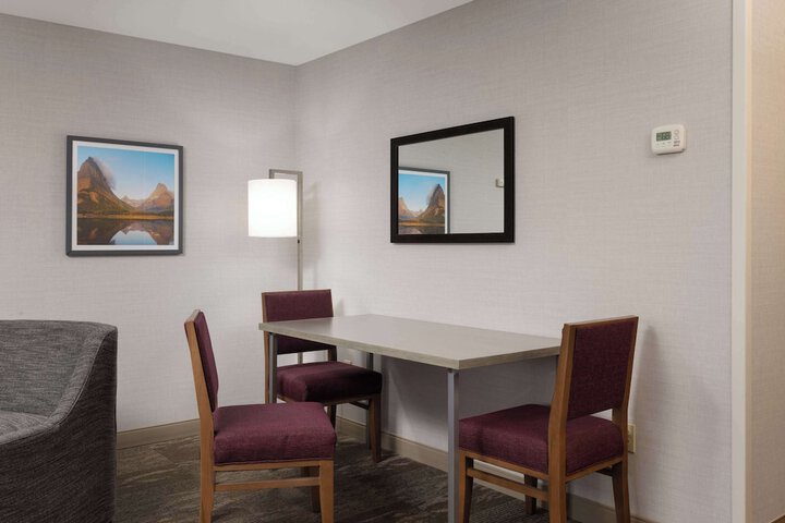 Room 37 of 93
