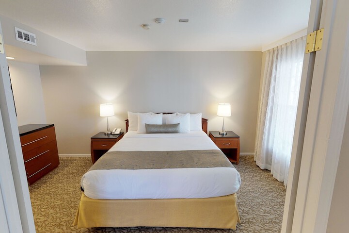Room 16 of 43
