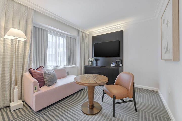 Room 74 of 125