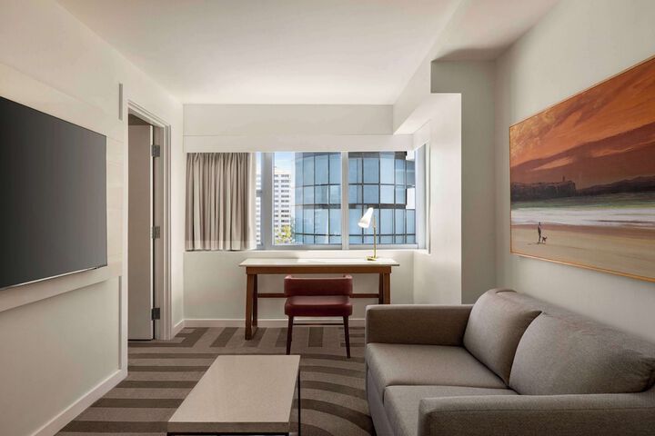 Room 52 of 118