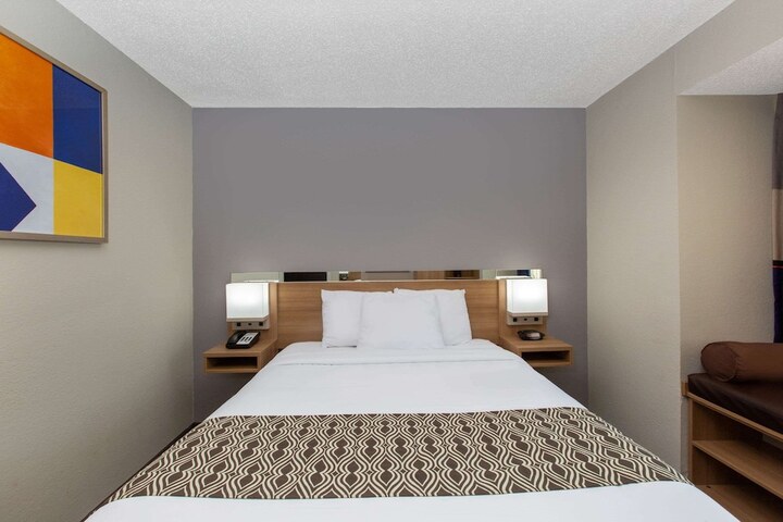 Room 31 of 53