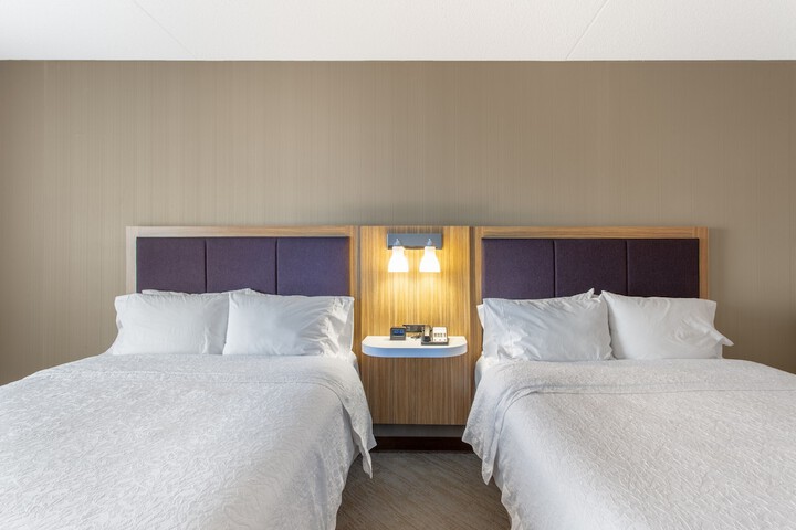 Hampton Inn & Suites Albany Airport