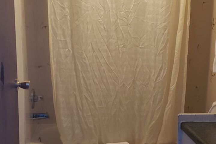 Room 27 of 33