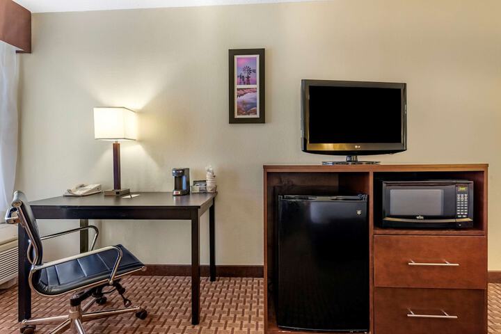 Room 35 of 47