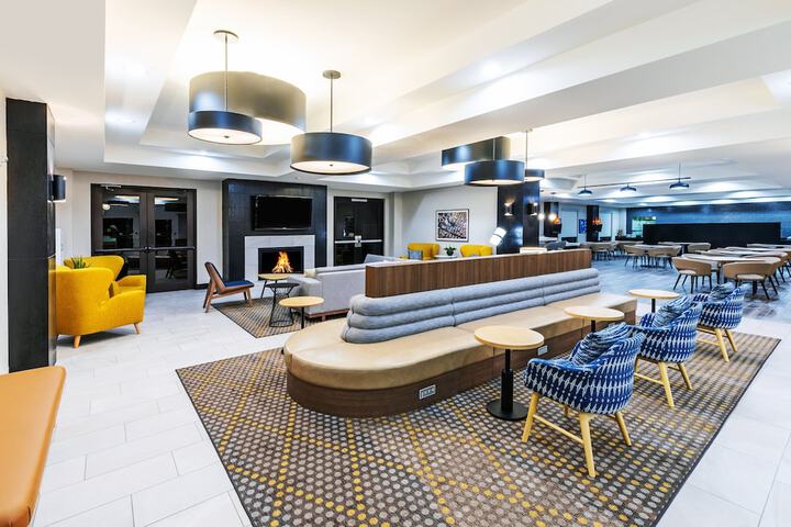 Holiday Inn Hotel & Suites Tulsa South by IHG