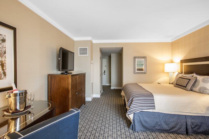 Room 40 of 127
