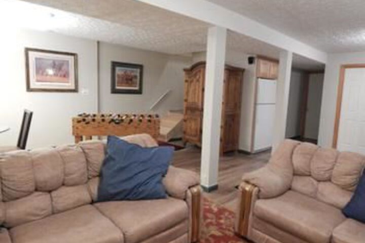 Blue House 4 Bedroom Holiday home by Norris Lake