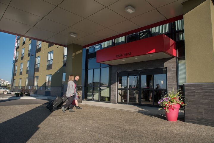 Encore Suites by Service Plus Inns