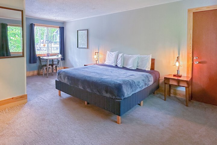 Room 70 of 89