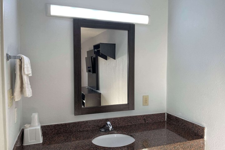 Room 12 of 15