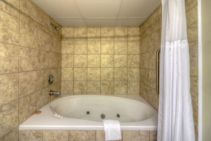 The Breakers Hotel & Suites