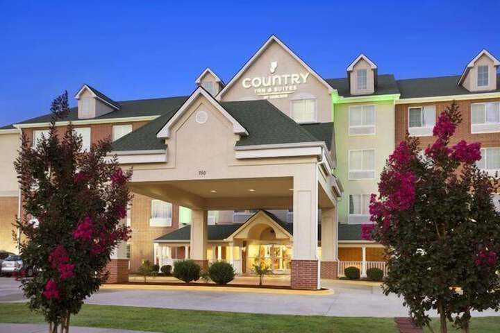 Country Inn & Suites by Radisson Conway, AR