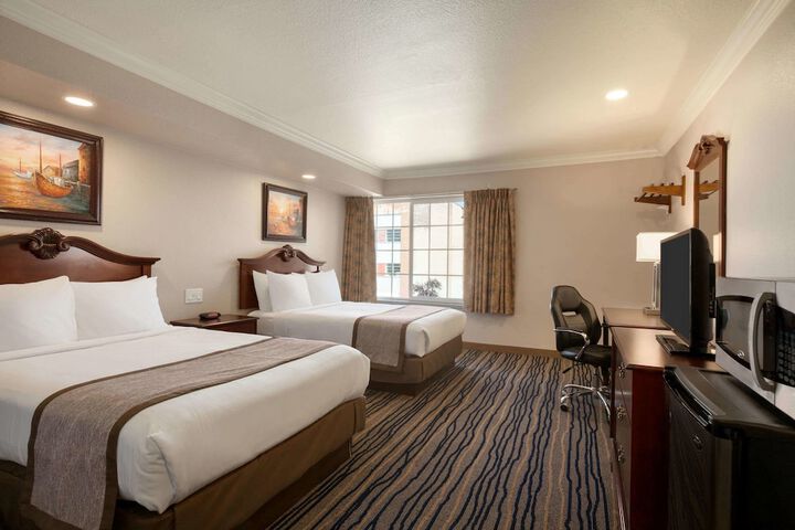 Room 17 of 24