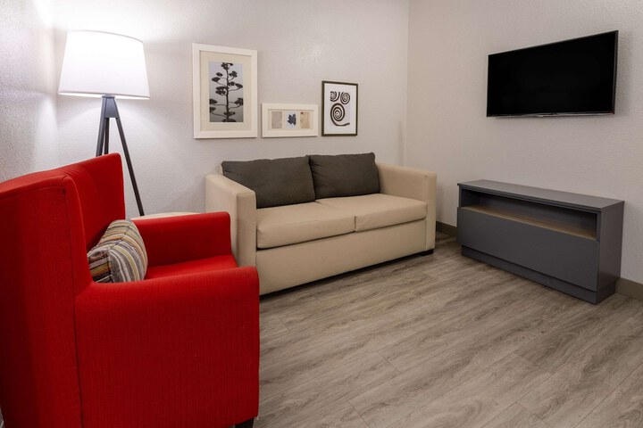 Room 26 of 35