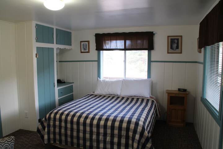 Room 35 of 175