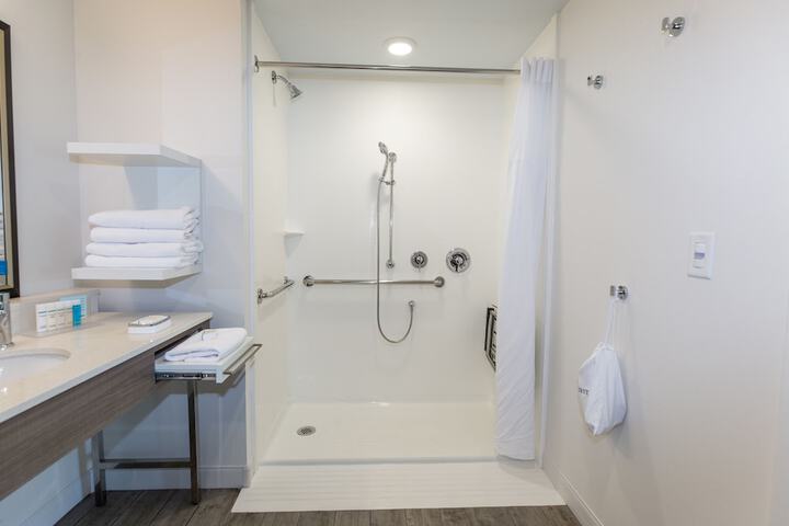 Hampton Inn & Suites Syracuse North Airport Area