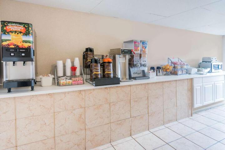 Super 8 by Wyndham Columbus