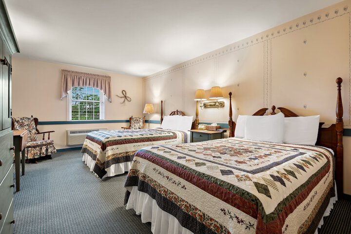 Room 9 of 18