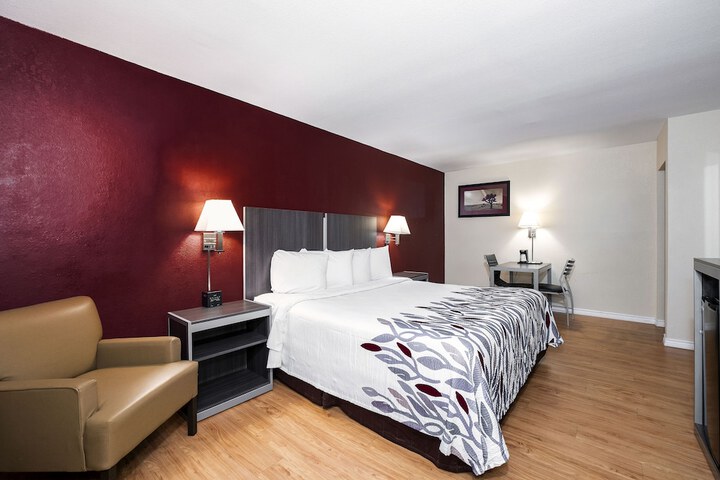 Room 14 of 36