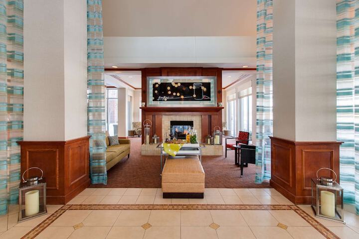Hilton Garden Inn Naperville / Warrenville