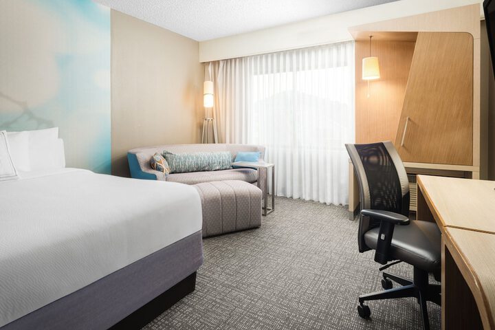 Room 15 of 28