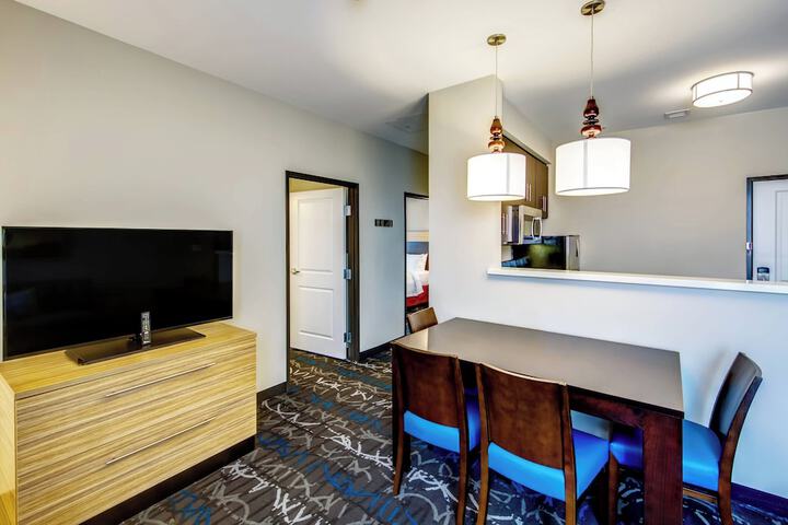 Room 15 of 48