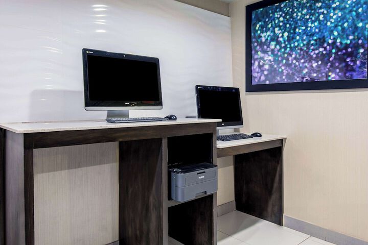 La Quinta Inn & Suites by Wyndham Dallas Mesquite