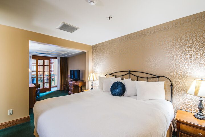 Room 25 of 62
