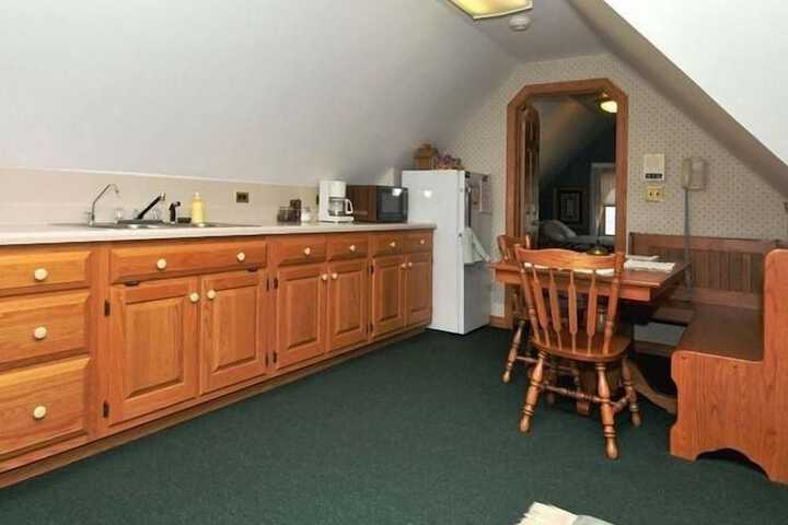 Victorian Loft B & B