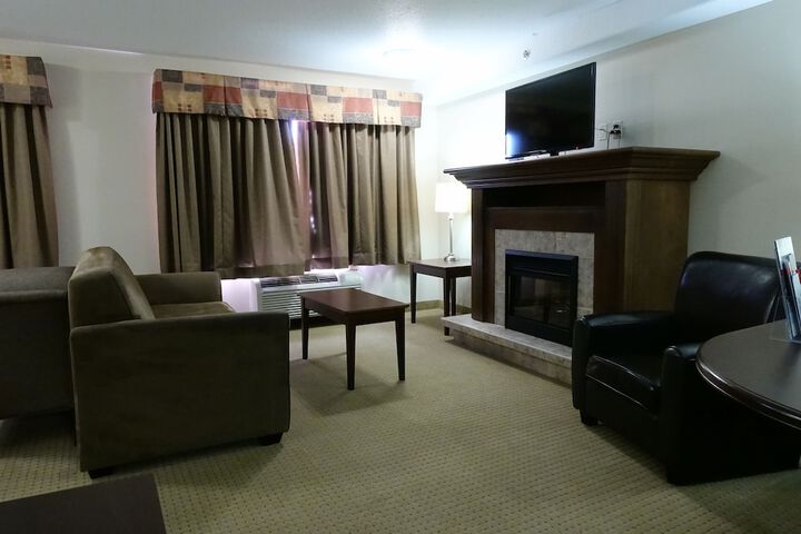 Ramada by Wyndham Weyburn