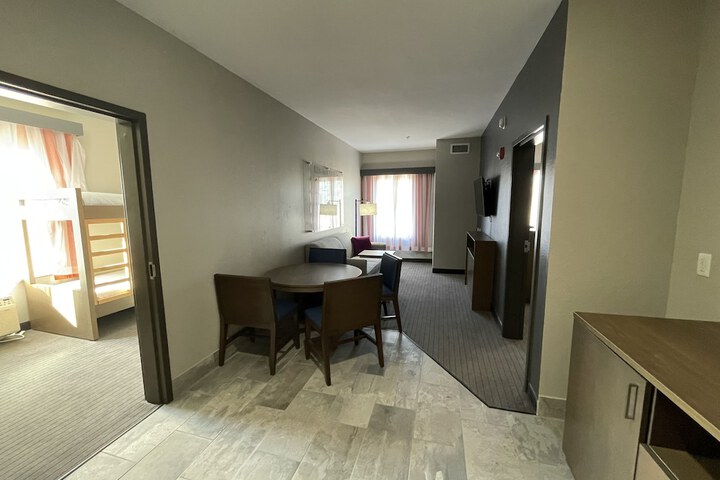 Room 32 of 58