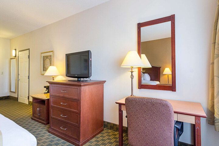 Room 17 of 45