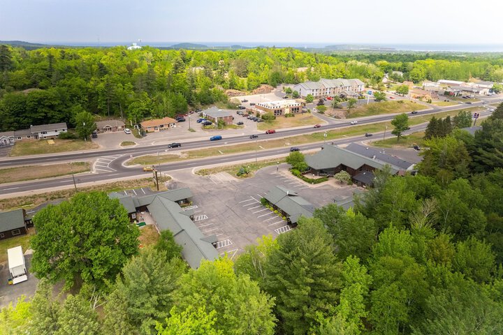 Cedar Motor Inn