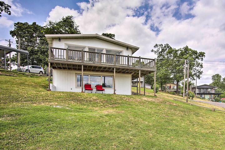 Walk to Boat Ramp! Lakefront Home w / Deck in Afton
