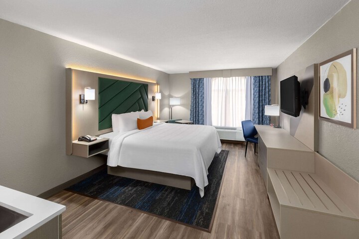 Wingate by Wyndham Sulphur Near Lake Charles
