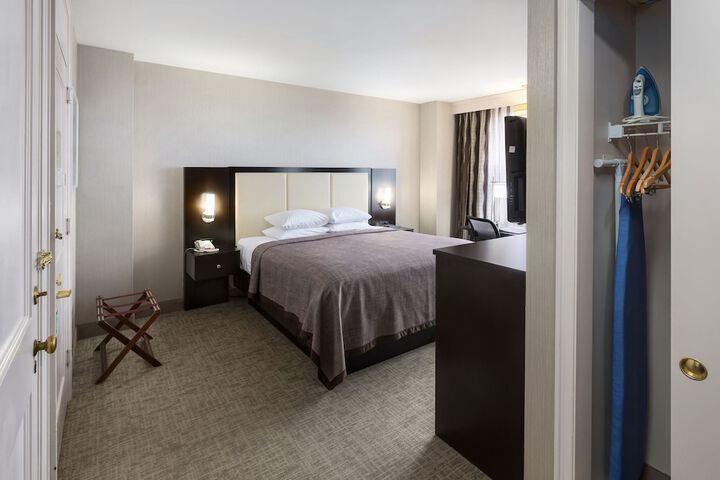 Room 13 of 52