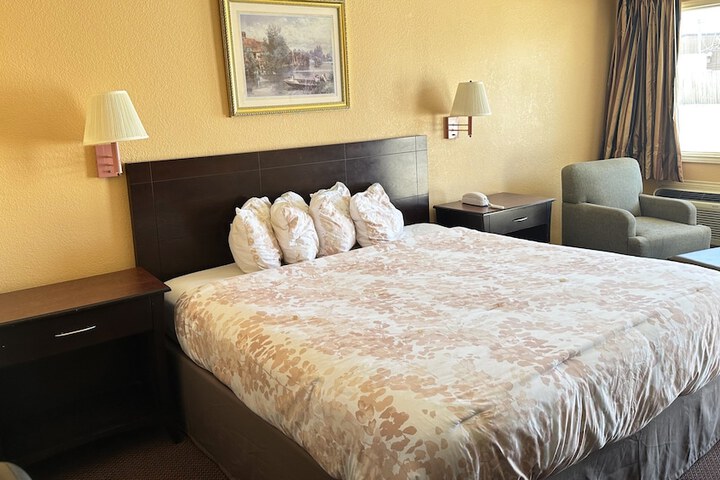 Room 34 of 51