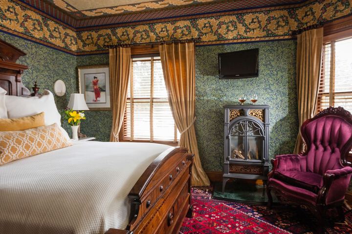 Room 27 of 84