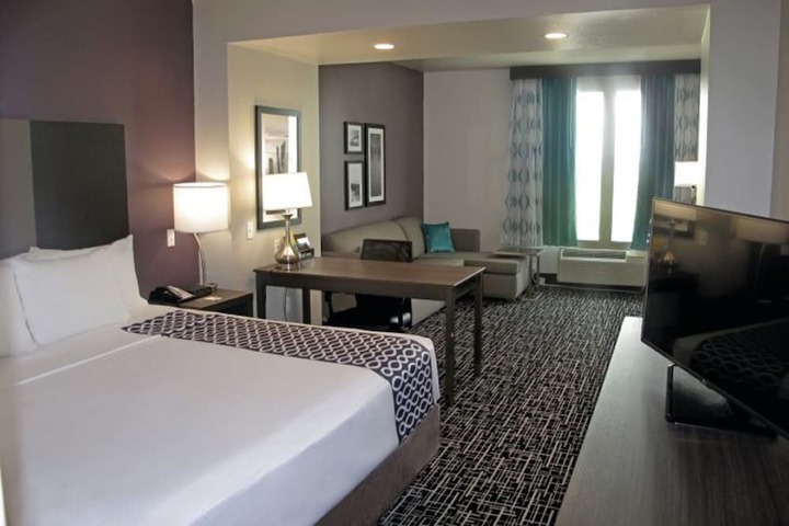 La Quinta Inn & Suites by Wyndham Corpus Christi - Portland