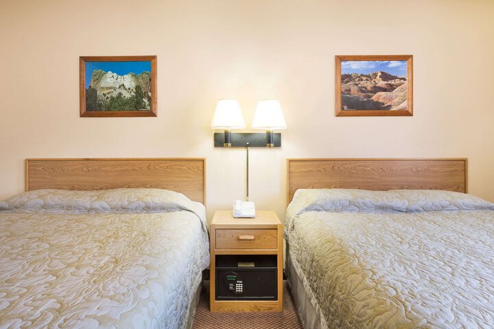 Room 16 of 37