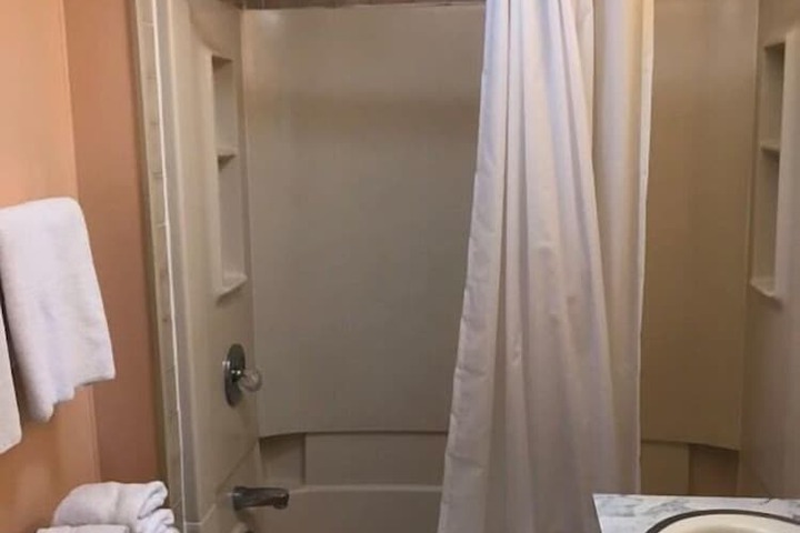 Room 40 of 76