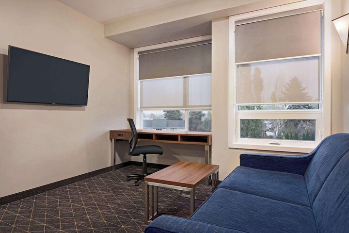 Room 19 of 53