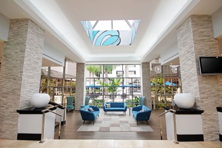 SAWGRASS GRAND HOTEL AND SUITES SPORTS C
