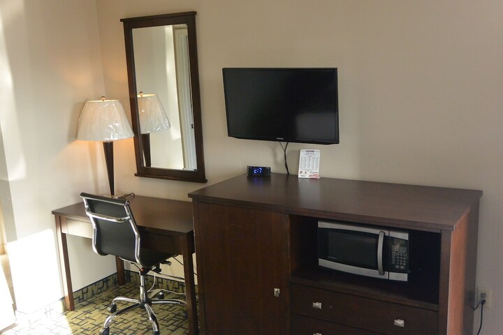 Room 17 of 60