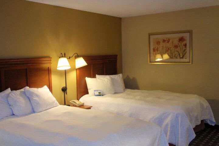 Room 11 of 28