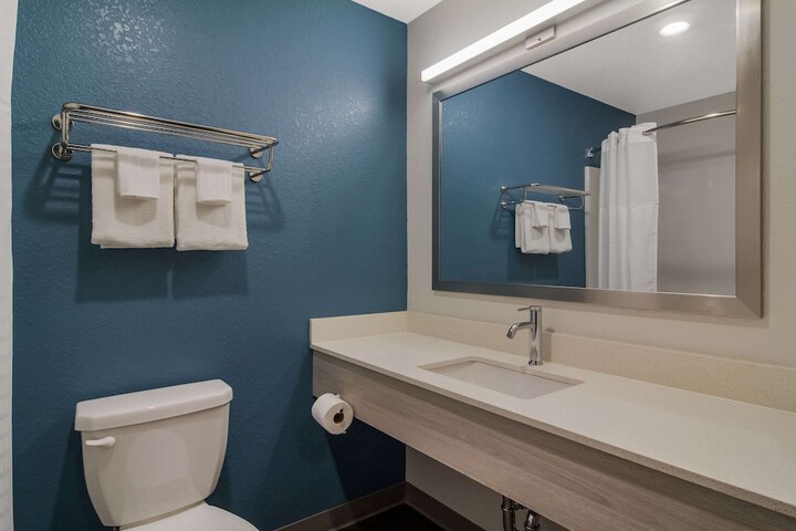 Room 13 of 25