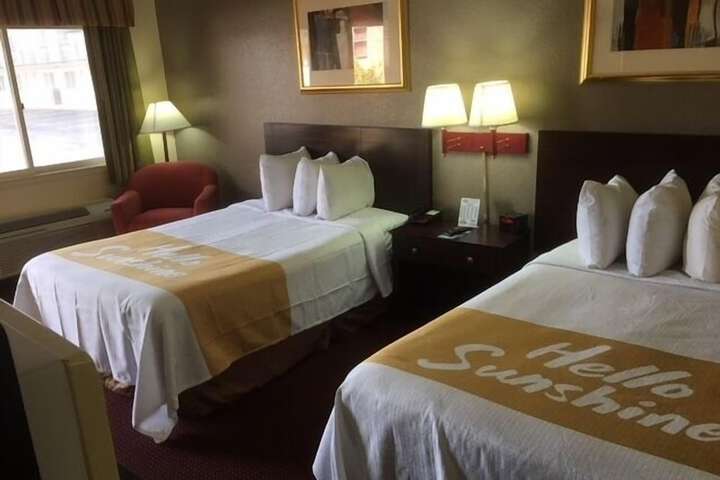 Room 10 of 22