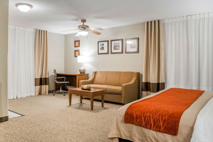 Room 25 of 38