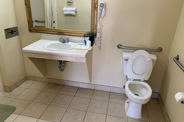 Room 10 of 19
