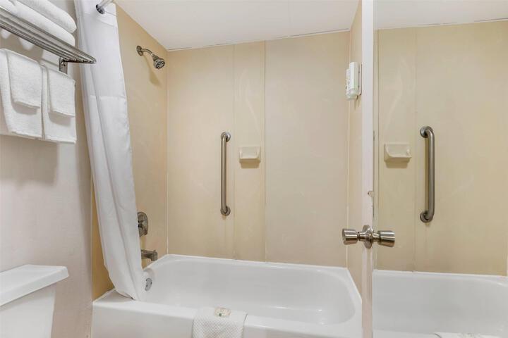 Quality Inn & Suites Easley - Greenville